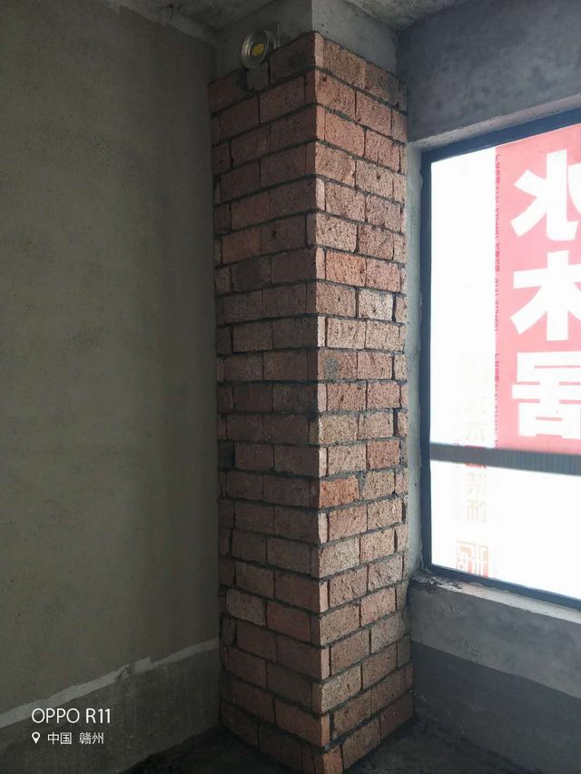 10廚房煙道砌墻加固處理，防止墻面磚受熱脫落.jpg