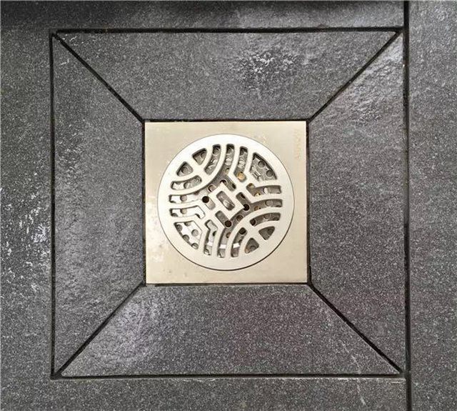 17衛生間，陽臺地漏做“回字形”工藝處理，讓下水更快.jpg